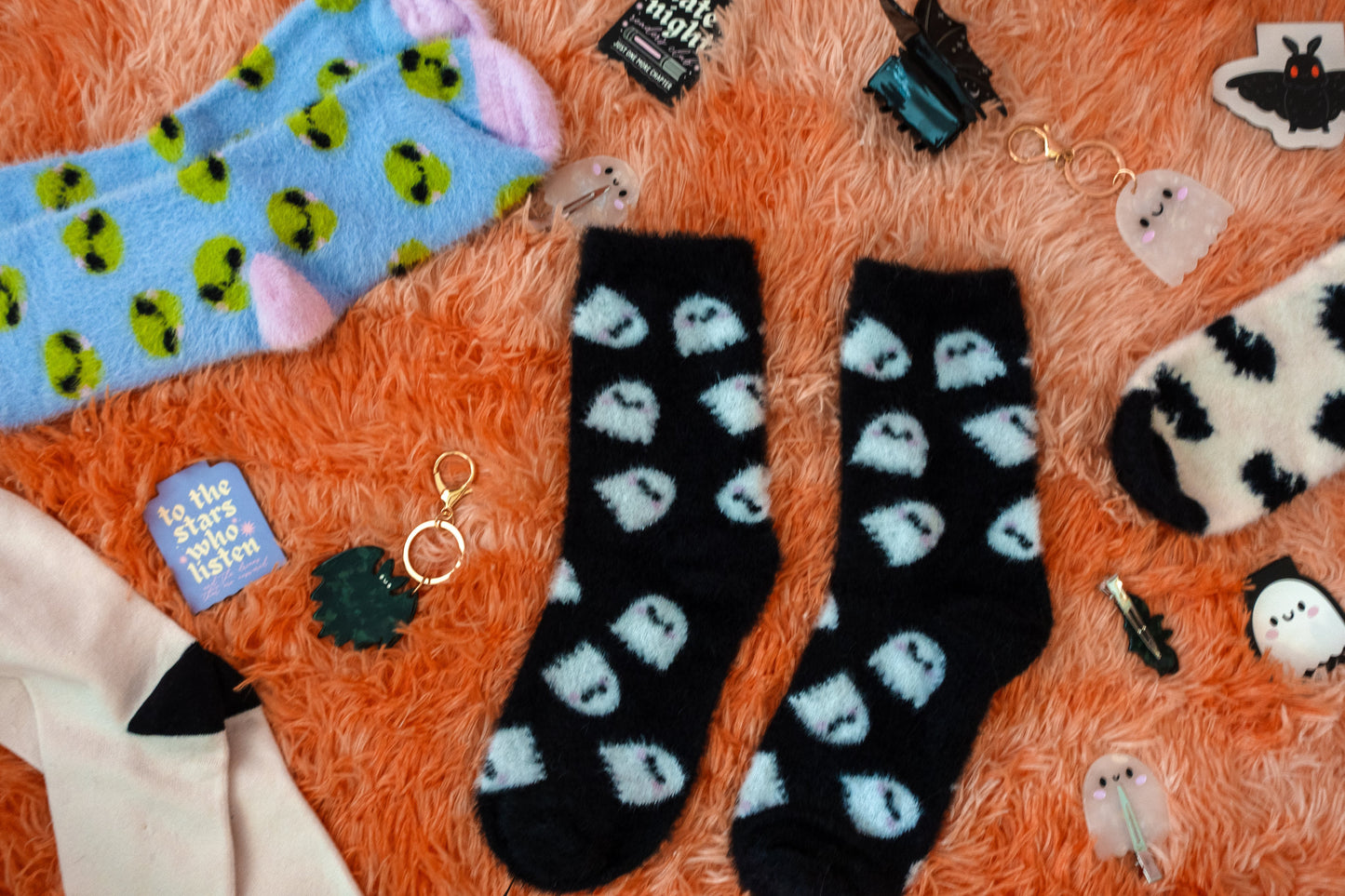 Jollie Ollie Ghostie Fuzzy Socks