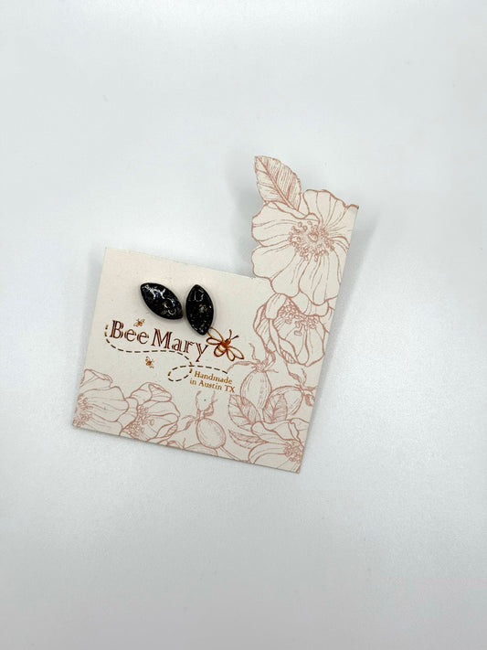 Bee Mary Stud Earrings